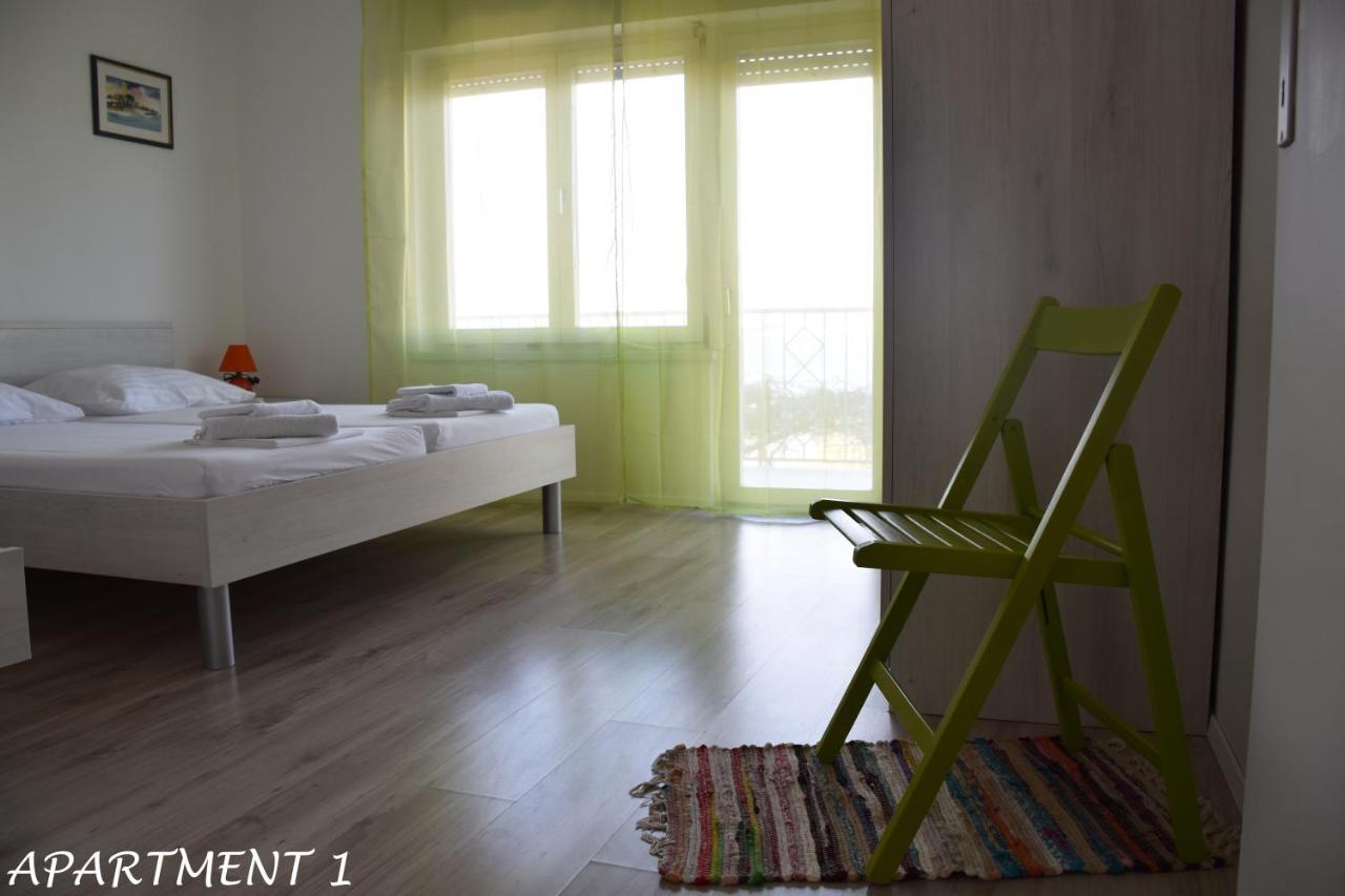 טרוגיר Apartments Luka מראה חיצוני תמונה
