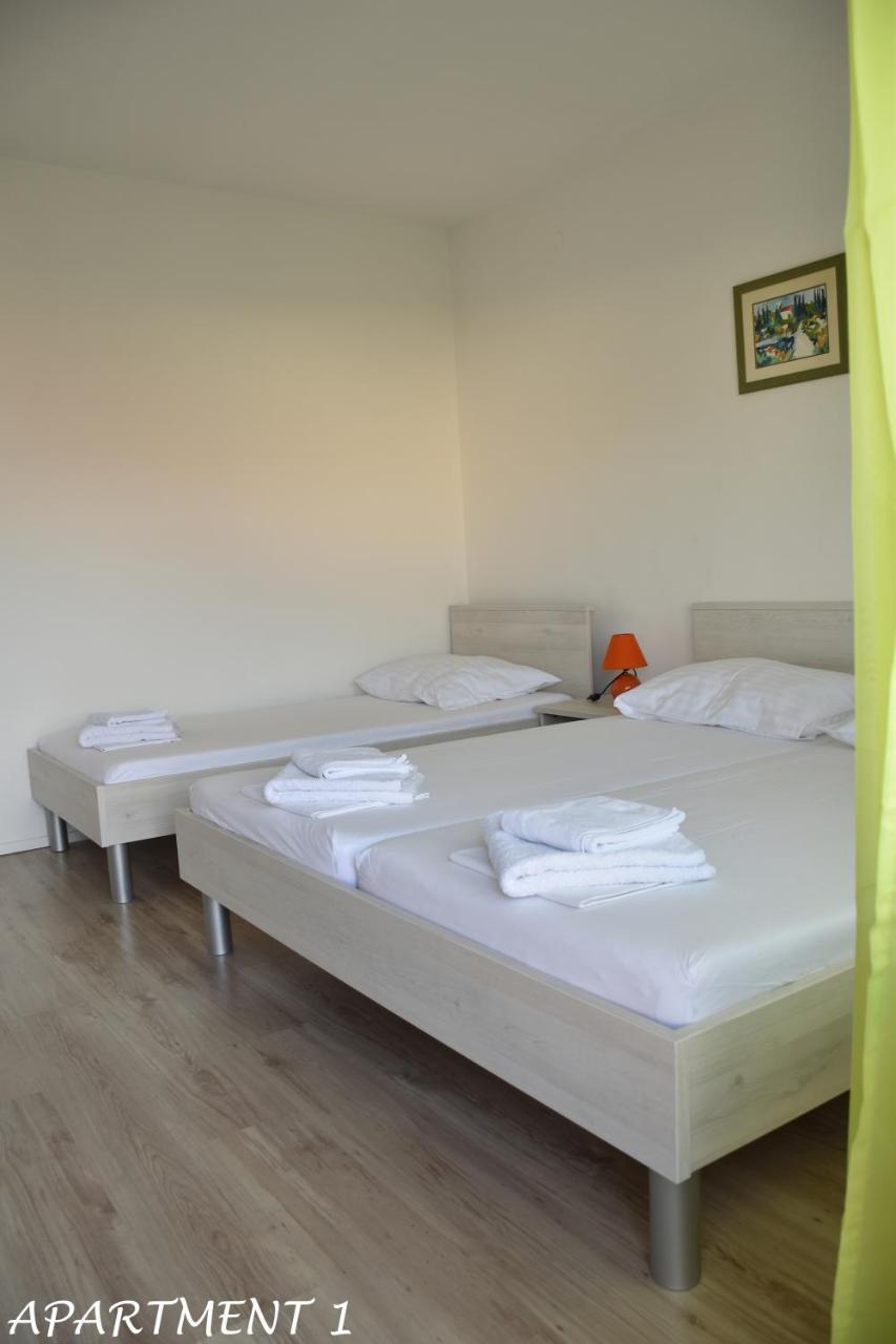 טרוגיר Apartments Luka מראה חיצוני תמונה