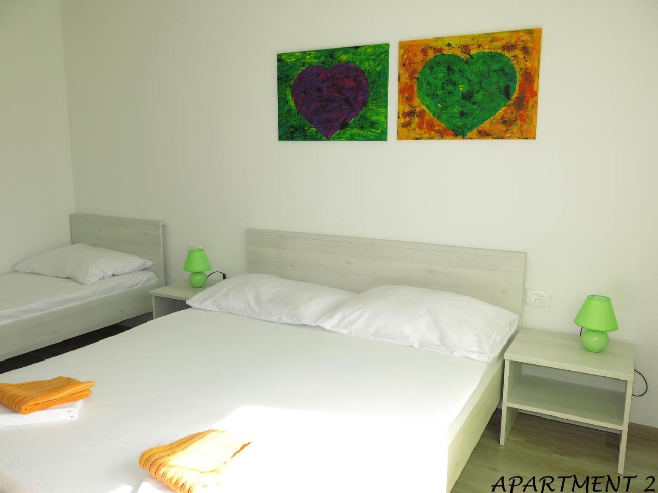טרוגיר Apartments Luka מראה חיצוני תמונה