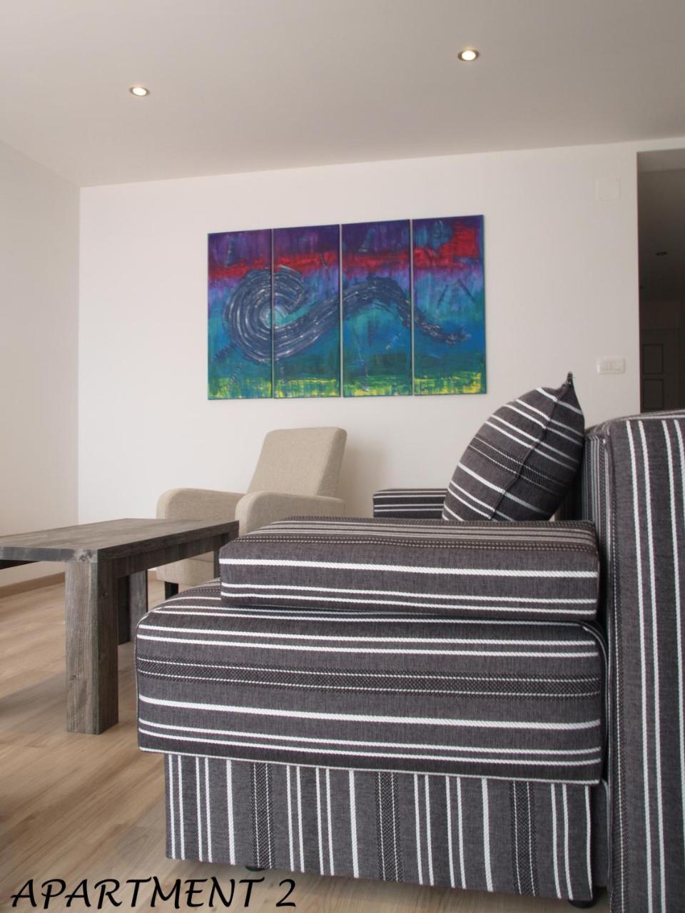 טרוגיר Apartments Luka מראה חיצוני תמונה
